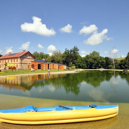 Rekreacni Areal Dvur Honetice Bagian luar foto